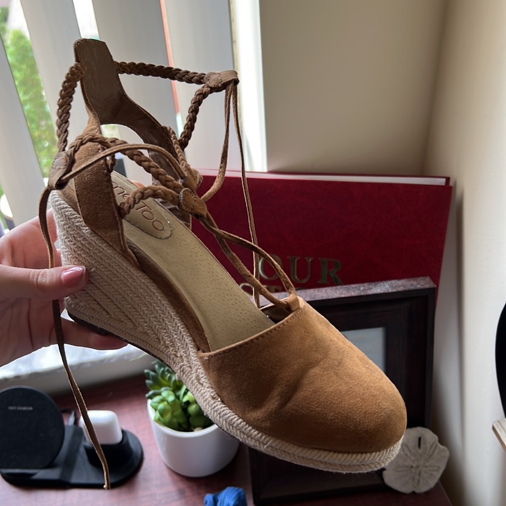 me too wrap tan wedges